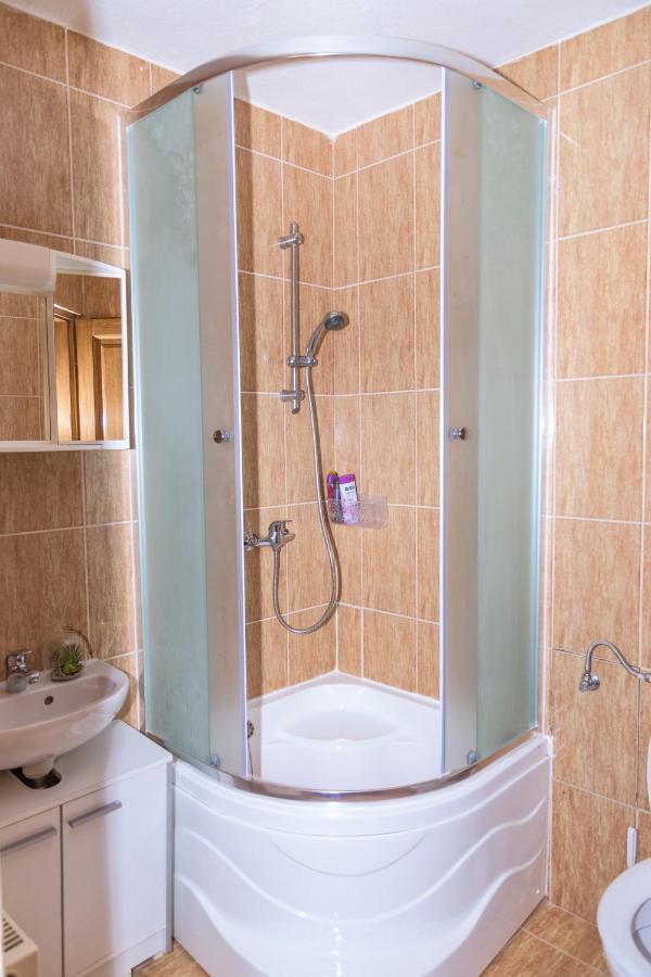 Villa Dijana Gračac Buitenkant foto