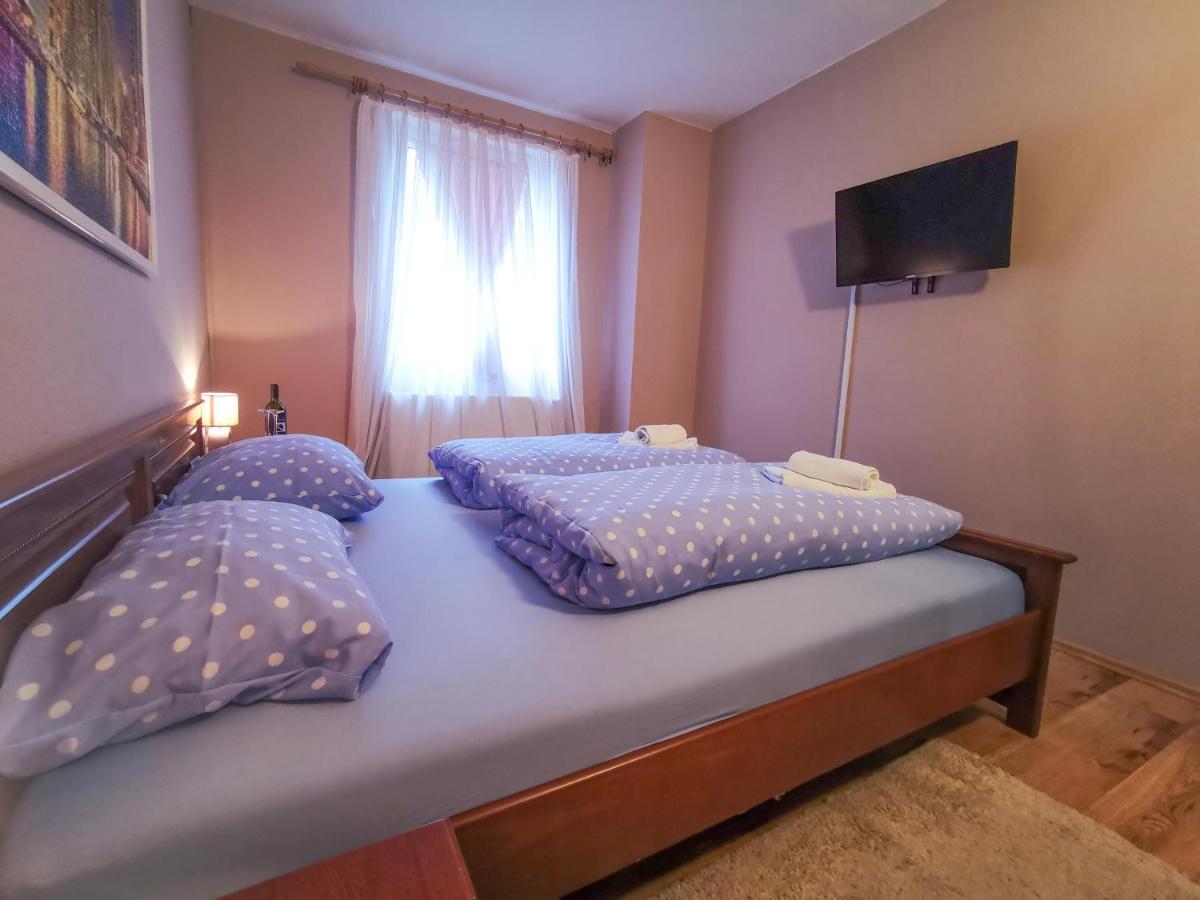 Villa Dijana Gračac Buitenkant foto