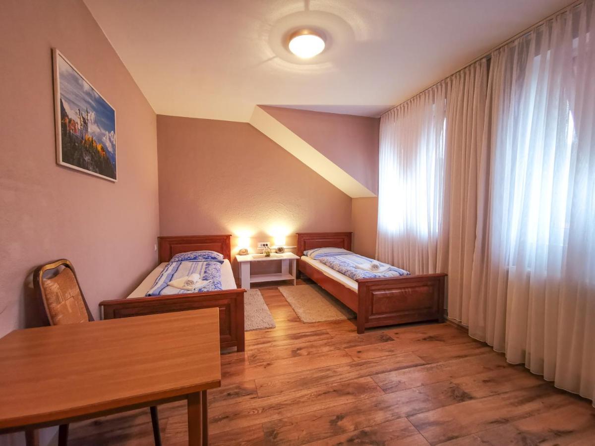 Villa Dijana Gračac Buitenkant foto