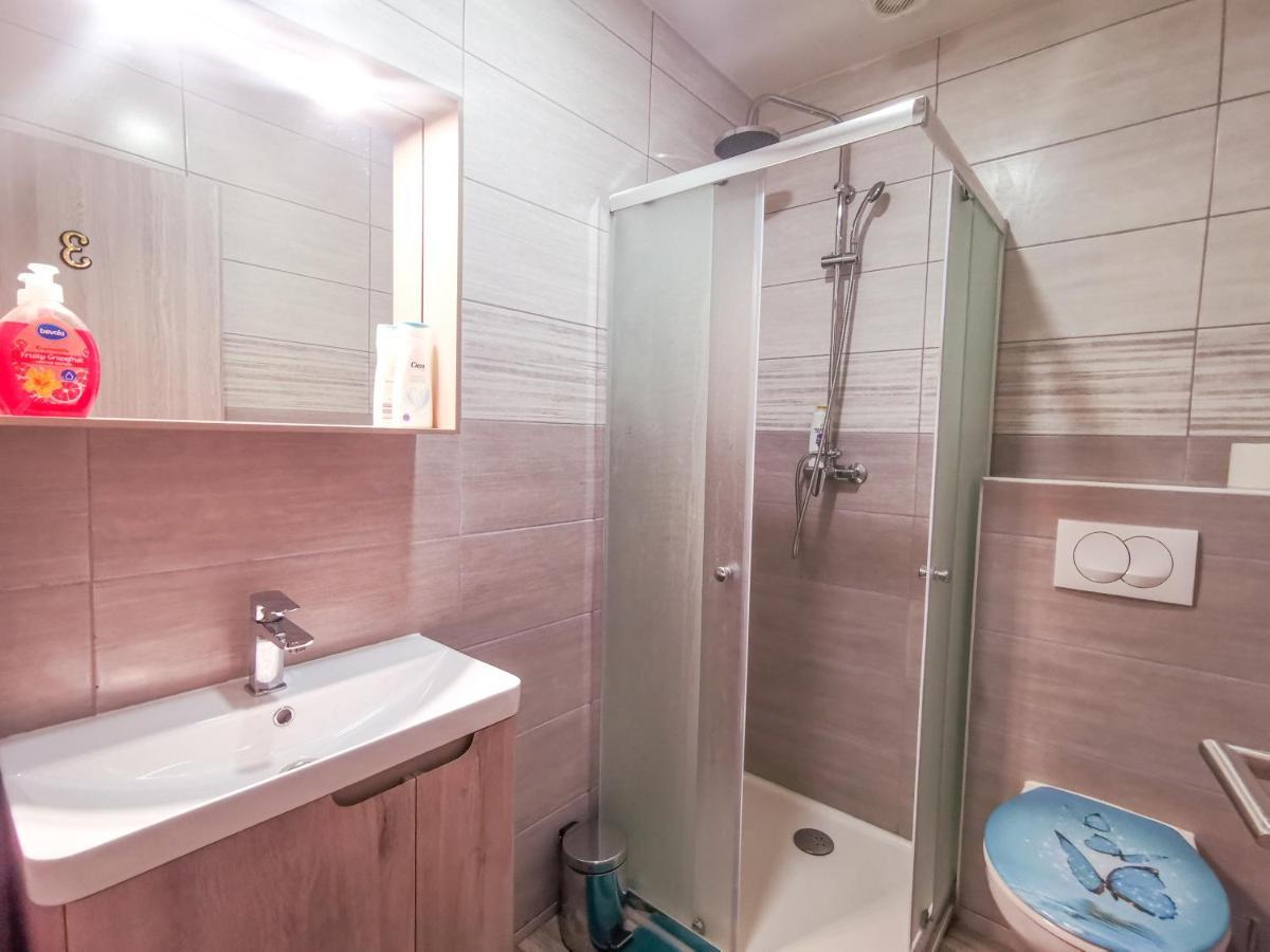 Villa Dijana Gračac Buitenkant foto